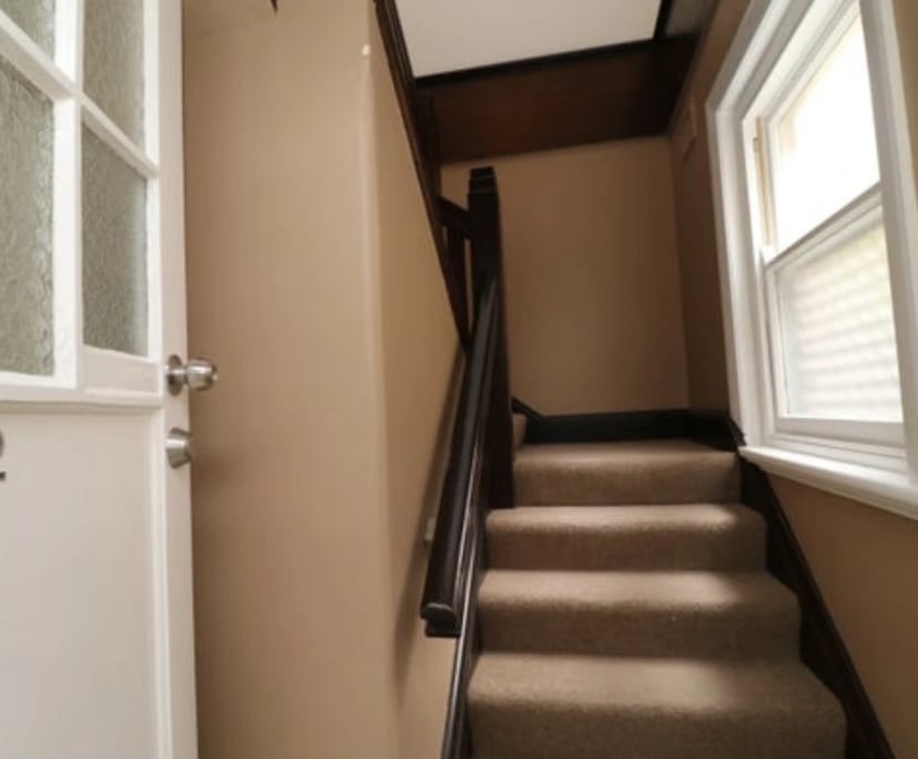 Unfurnished room in a flatshare