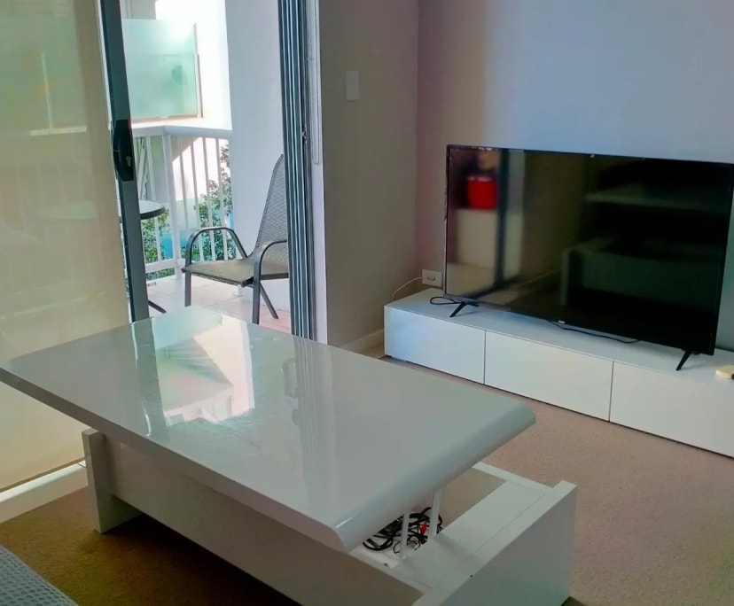 $285, Flatshare, 4 bathrooms, Labrador QLD 4215