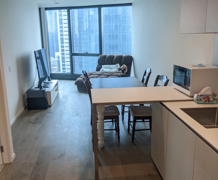 Furnished room with ensuite in a flatshare