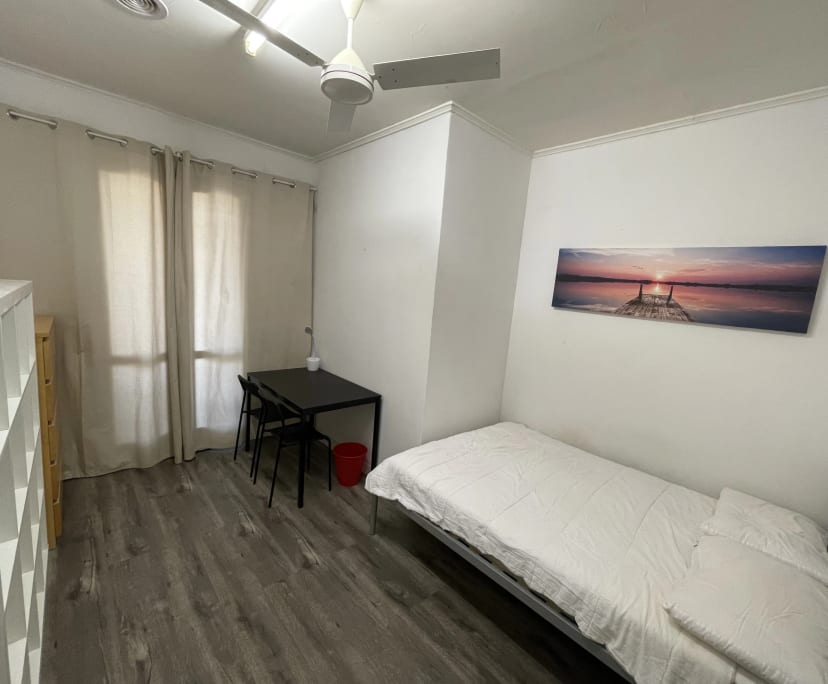 Furnished room in a share house