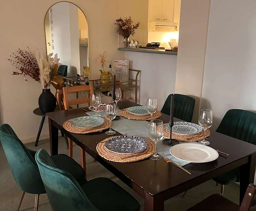 Furnished room in a flatshare