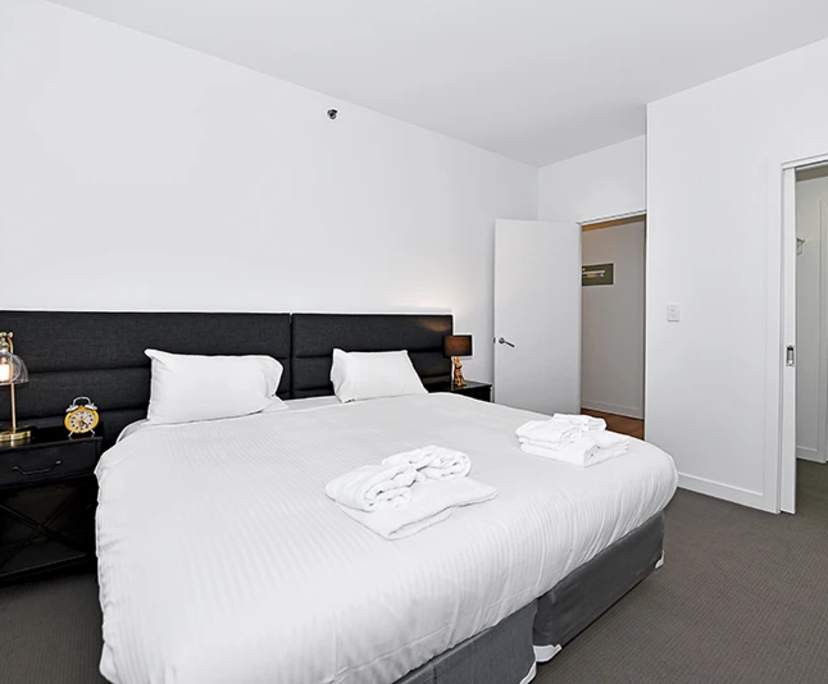 $1,025, Whole-property, 2 bathrooms, Melbourne VIC 3000