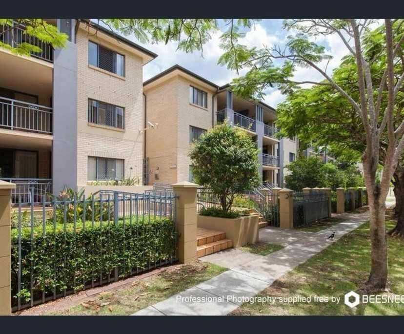 $200, Flatshare, 3 bathrooms, Saint Lucia QLD 4067