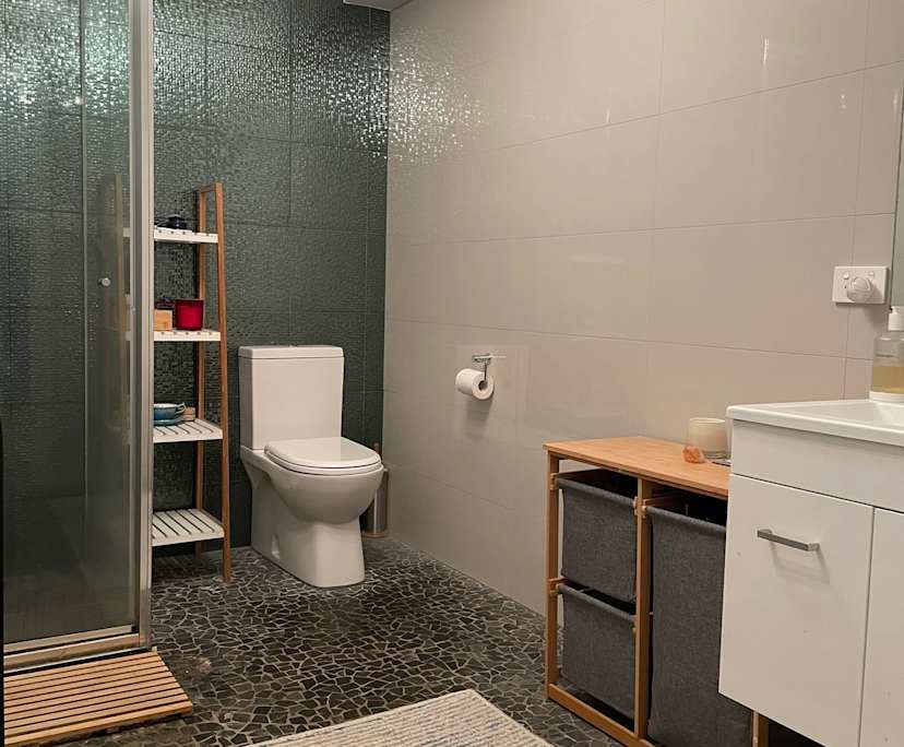 $550, 1-bed, 1 bathroom, Roseville NSW 2069