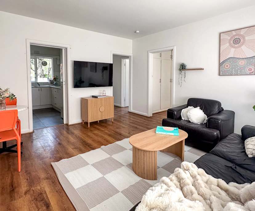 $700, Whole-property, 2 bathrooms, Saint Kilda East VIC 3183