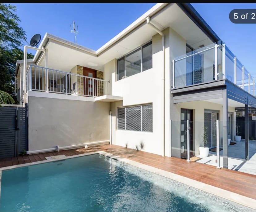 Room for Rent in Biggera Waters, Gold Coast 300,