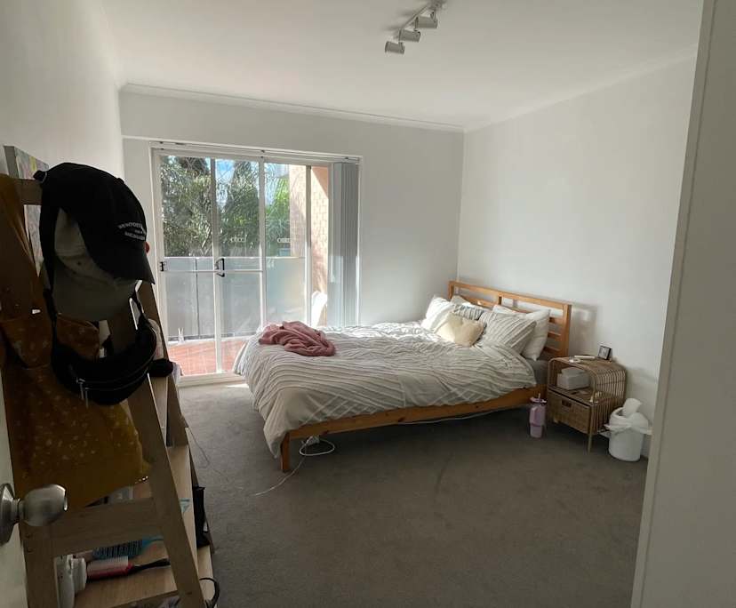 Furnished room in a flatshare