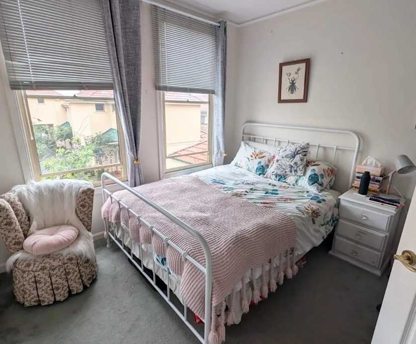Room in a share house