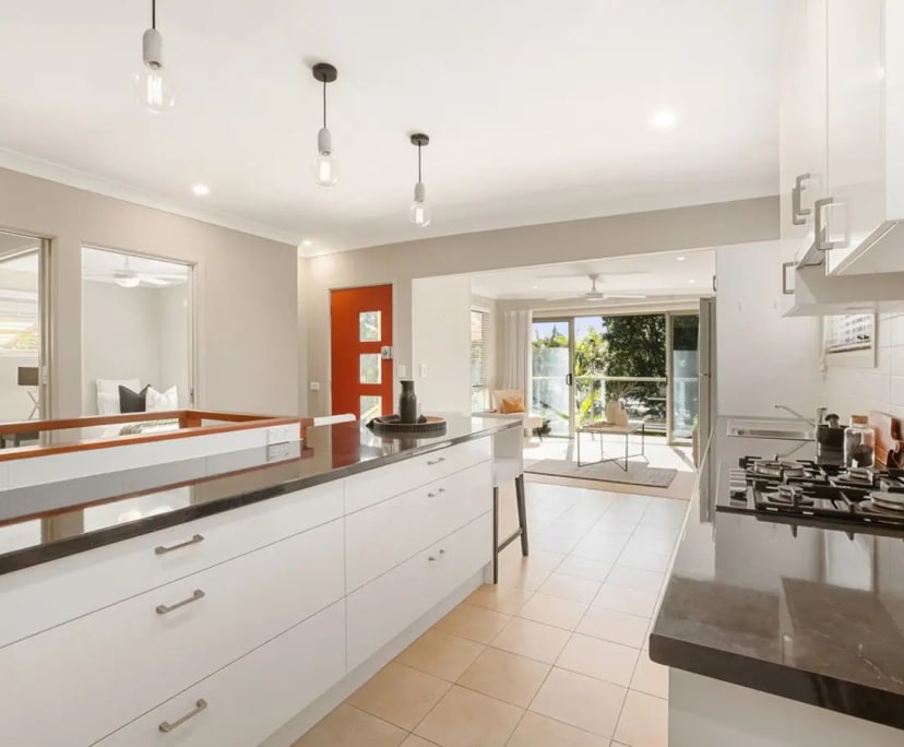 Whole Property for Rent in Mona Vale, Sydney 1,00...