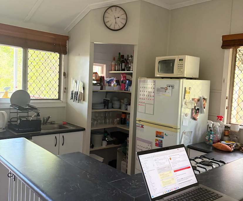 $325, Share-house, 3 bathrooms, Morningside QLD 4170