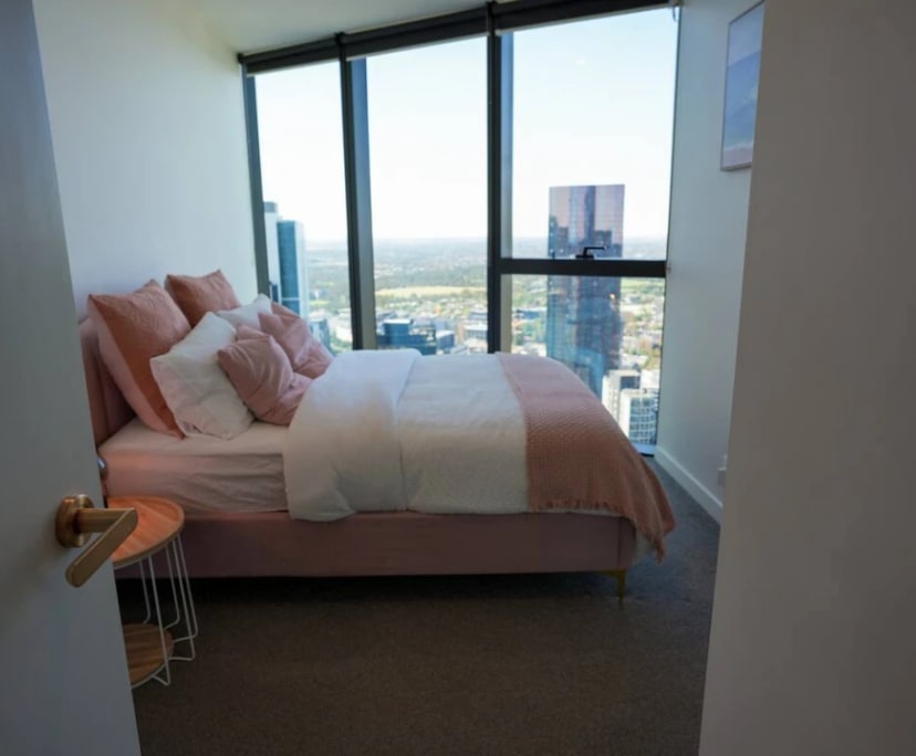 Furnished room in a flatshare
