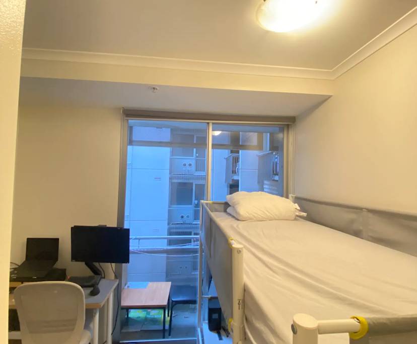 Furnished room in a flatshare