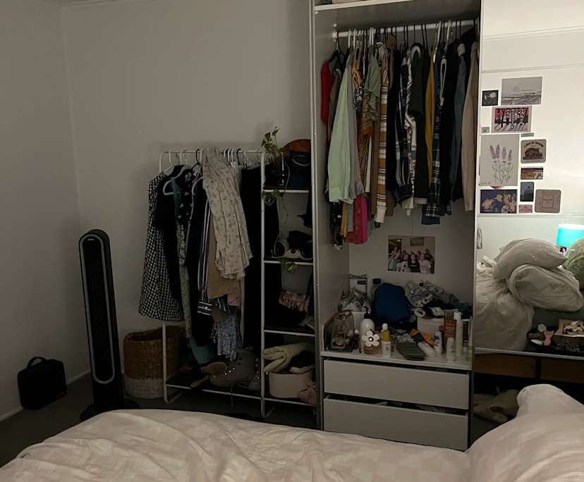 Room in a share house