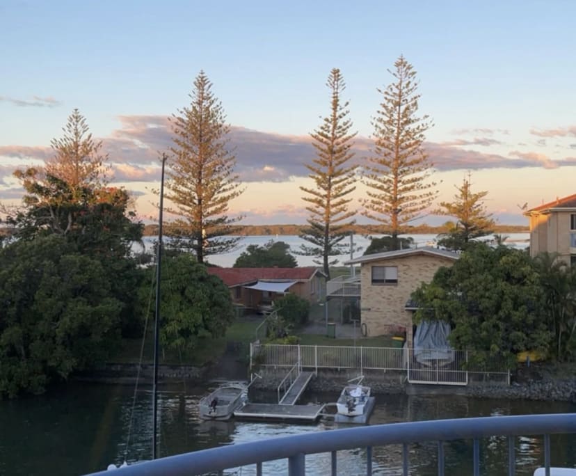 Room for Rent in Runaway Bay, Gold Coast 184, Unf...