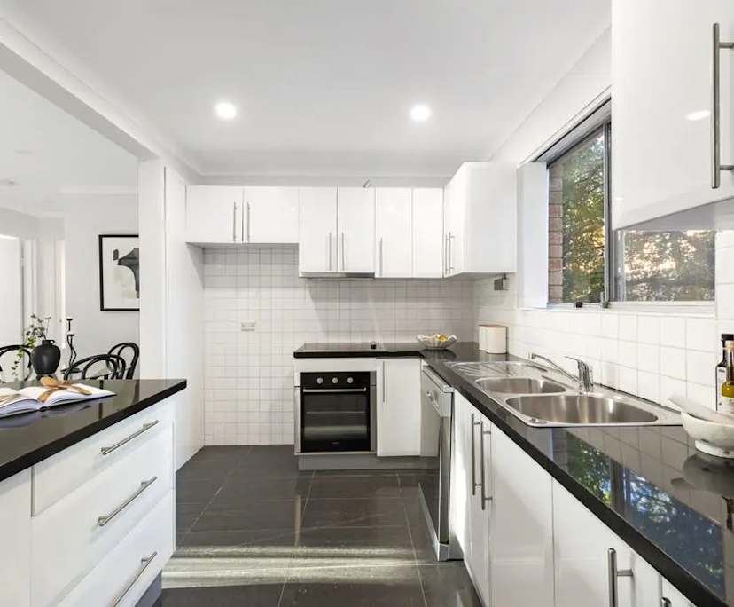 Unfurnished room in a flatshare