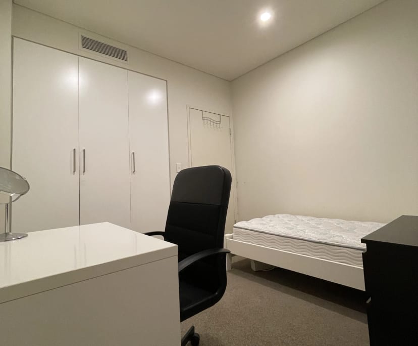 Furnished room in a flatshare