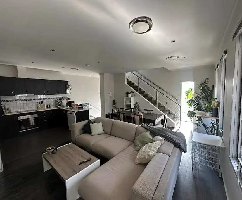 Unfurnished room in a flatshare