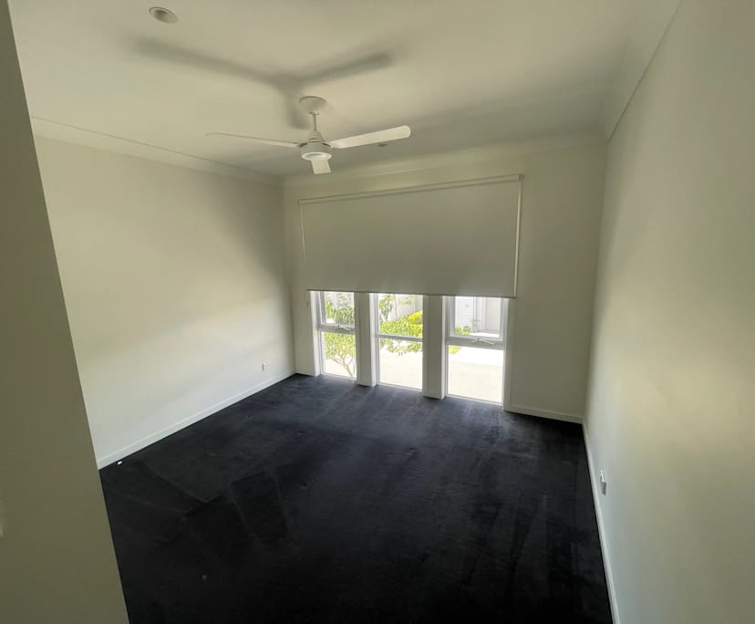 Unfurnished room with own bathroom