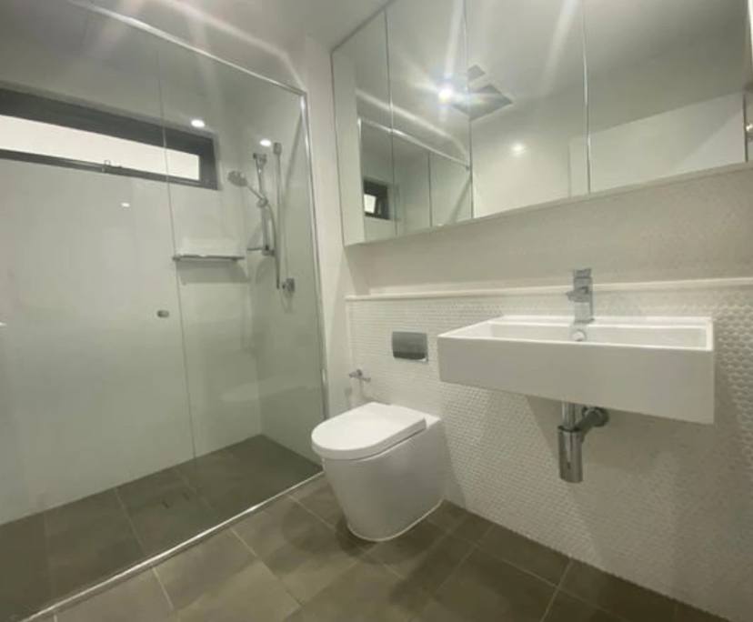Unfurnished room with own bathroom
