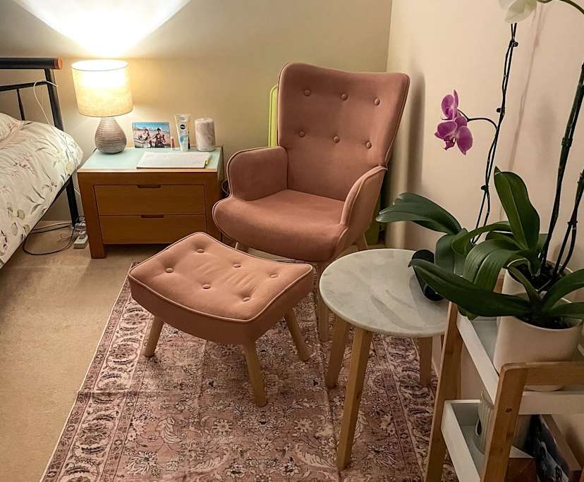 Furnished room with own bathroom