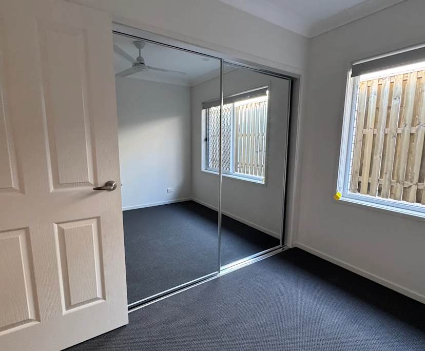 Room in a share house