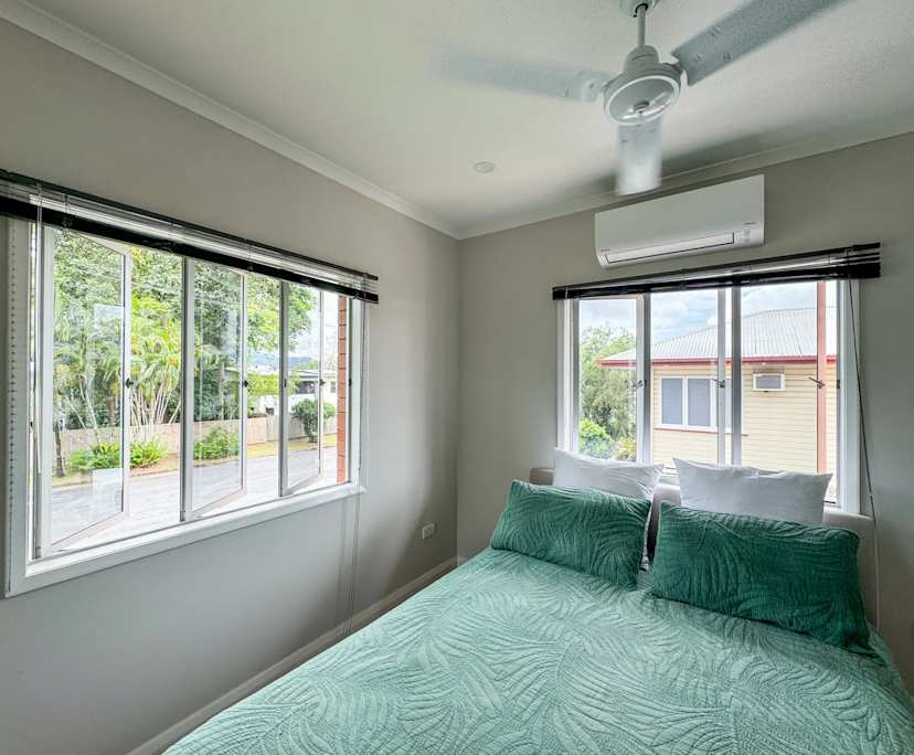 $300, Share-house, 2 rooms, Mooroobool QLD 4870, Mooroobool QLD 4870