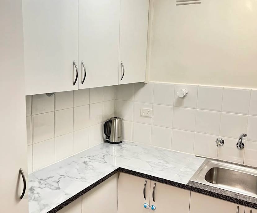 $300, Flatshare, 2 bathrooms, Malvern East VIC 3145