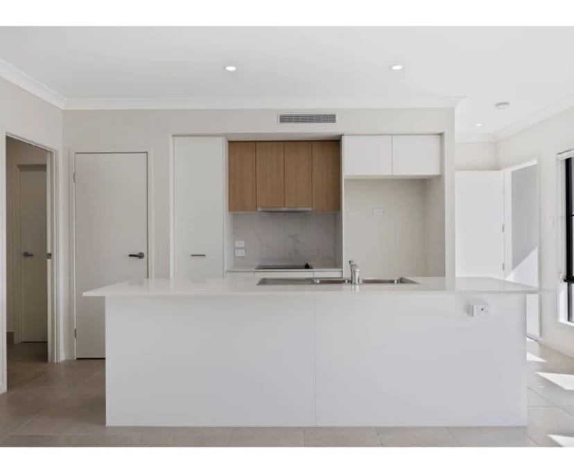 $320, Share-house, 3 bathrooms, Redland Bay QLD 4165