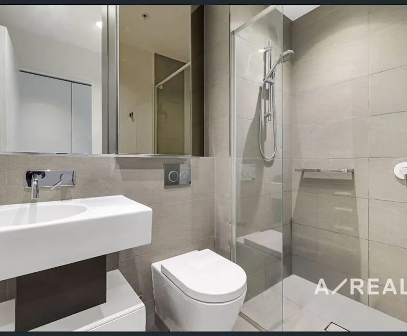Unfurnished room with own bathroom