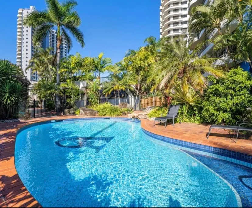 $390, Flatshare, 2 bathrooms, Surfers Paradise QLD 4217