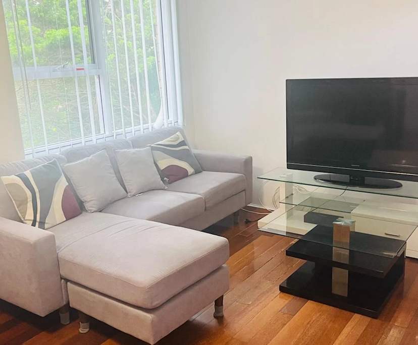 Furnished room in a flatshare