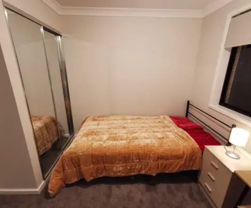 Furnished room in a flatshare