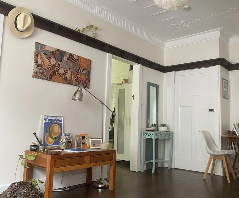 Furnished room in a flatshare