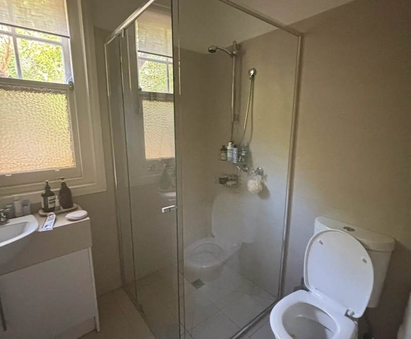 $320, Homestay, 2 bathrooms, St Kilda VIC 3182