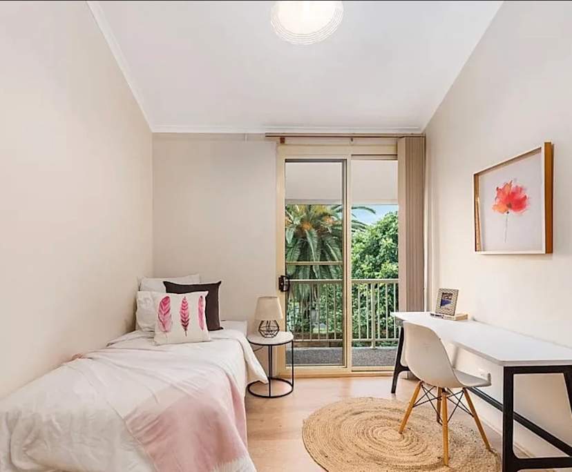 Room in a share house