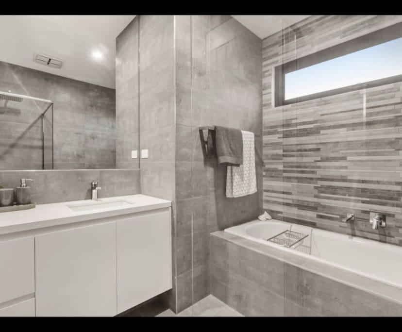 $350, Share-house, 4 bathrooms, Bentleigh East VIC 3165