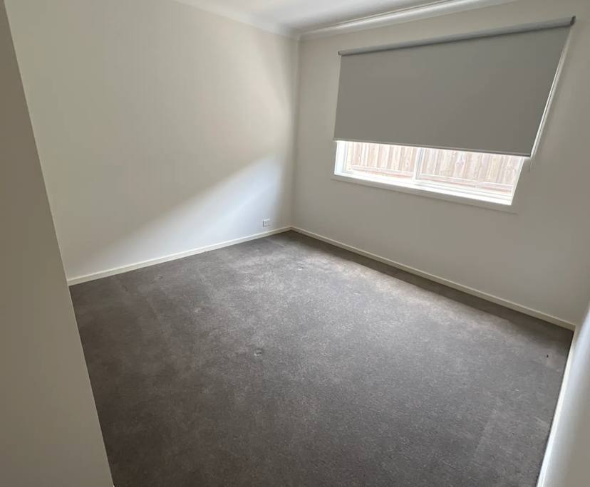 Unfurnished room with own bathroom