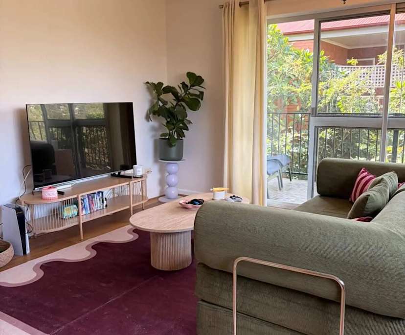 Unfurnished room in a flatshare