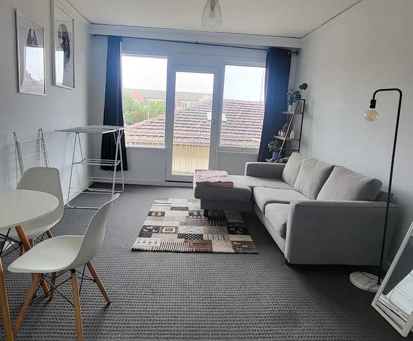 Furnished room in a flatshare