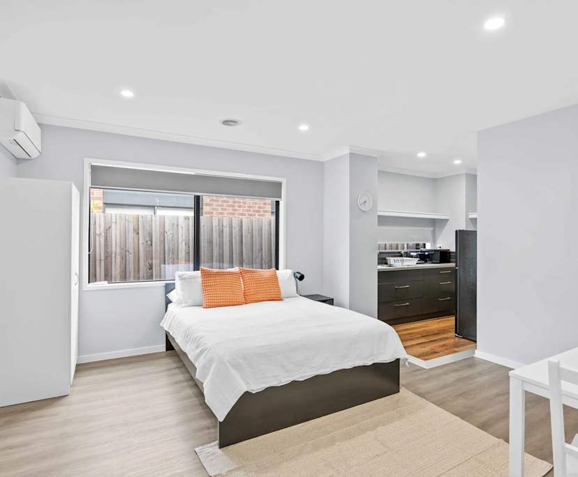 $300, Share-house, 6 bathrooms, Diggers Rest VIC 3427