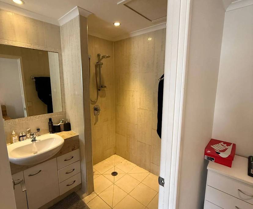 Unfurnished room with own bathroom