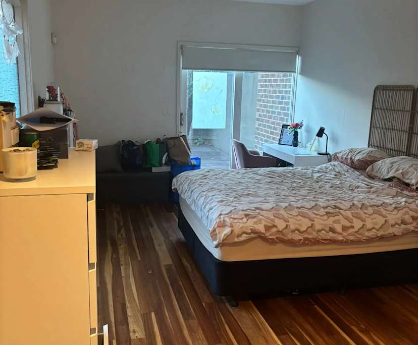 Unfurnished room in a share house