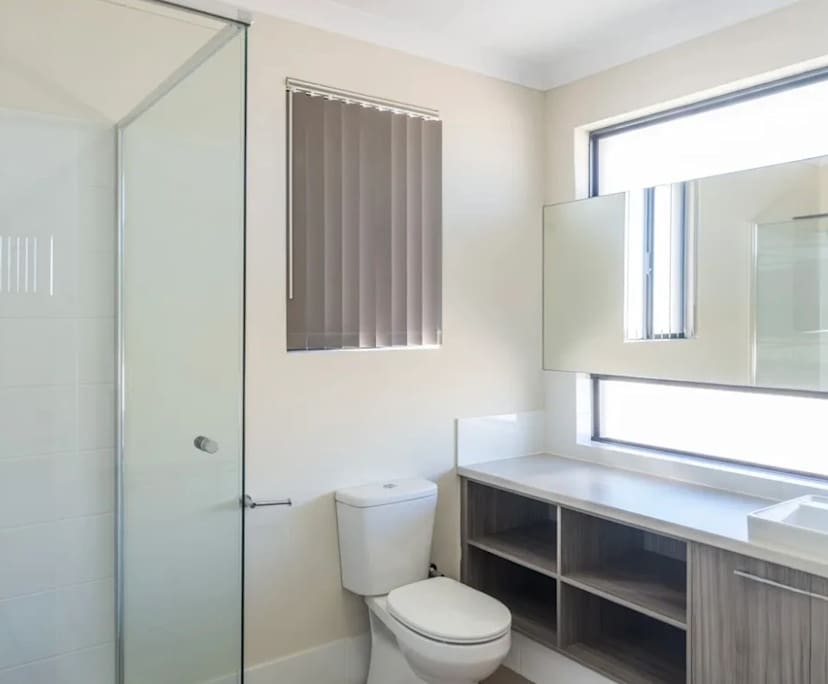 $285, Share-house, 3 bathrooms, Beaconsfield WA 6162