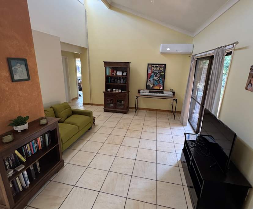 Unfurnished room in a share house