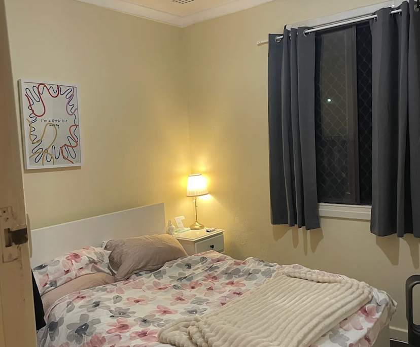 Room in a share house