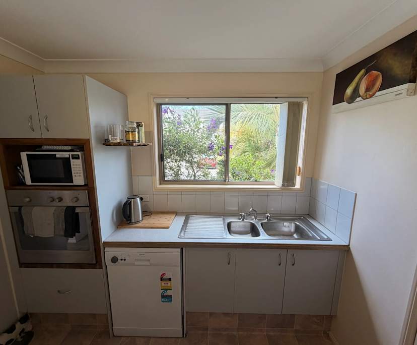 $400, Share-house, 2 bathrooms, Biggera Waters QLD 4216