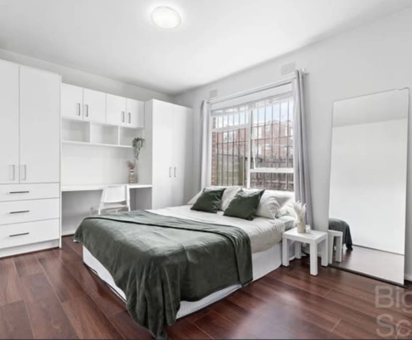 Unfurnished room in a flatshare
