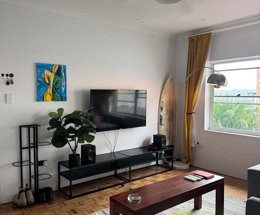 Furnished room in a flatshare