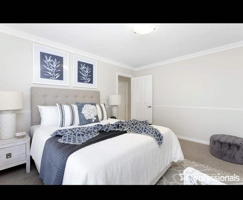 Unfurnished room with own bathroom