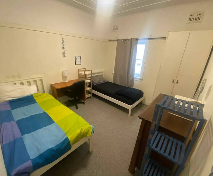 Furnished room in a flatshare